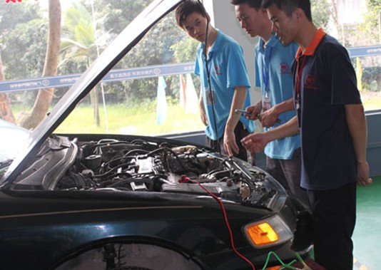 广州万通为学子量身打造汽车运用与维修高级技