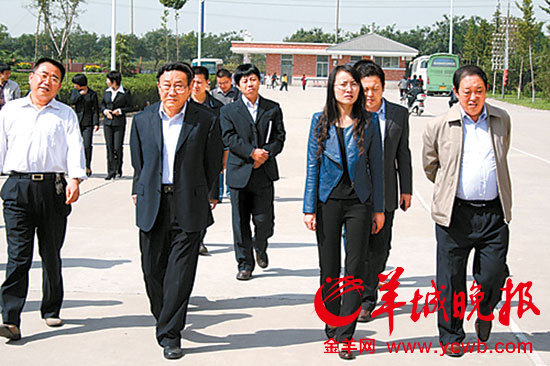 河北武安80后美女副市长走红网络(图)