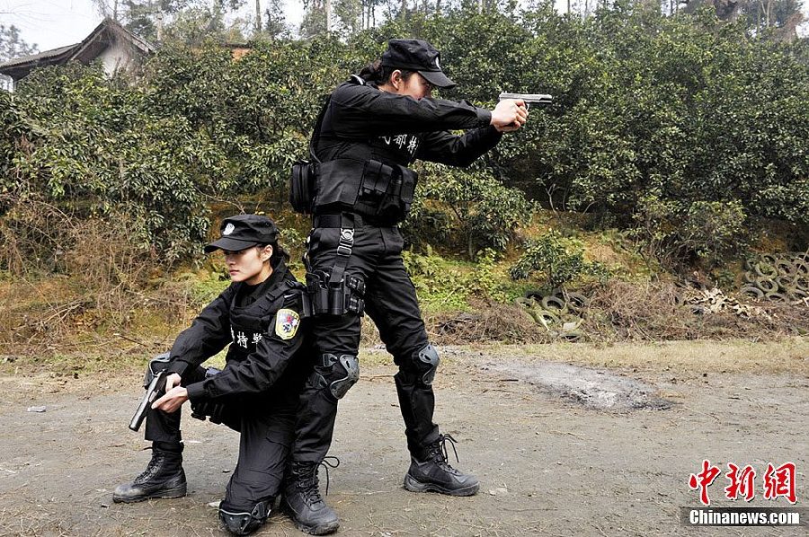 成都女子特警队风采