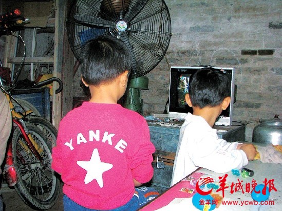 五岁小孩落水 玩伴没向路人呼救因老师没教