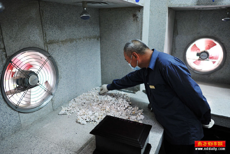 走进东莞市 殡仪馆 +揭秘遗体 火化 全过程