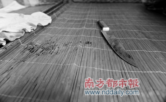 广州<em>花都</em>一<em>女子</em>与情夫发生口角 被其枕边割喉