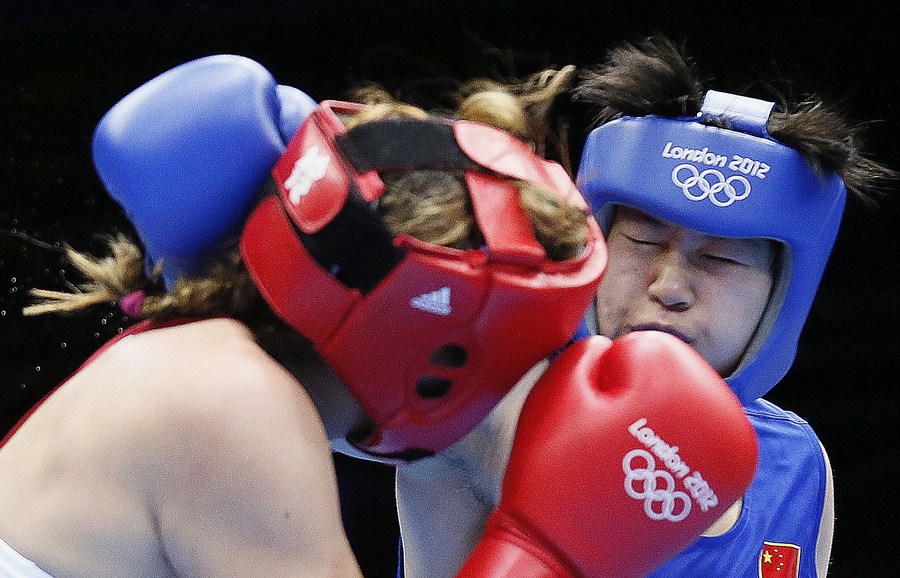 中国女拳王<em>胸罩扣子</em>被击开仍坚持比赛