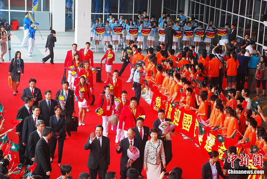 国家奥运金牌运动员抵达澳门