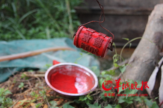 深圳布吉两生猪私宰点私刻检验印章造合法猪