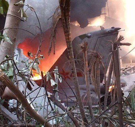 国防部:坠毁歼-7突发机械故障 状态无法控制