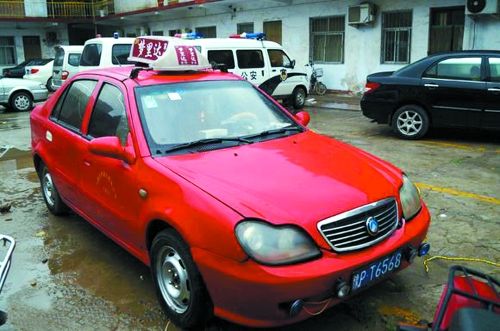 莉莉的家人说,这就是那辆涉事出租车 网络截图