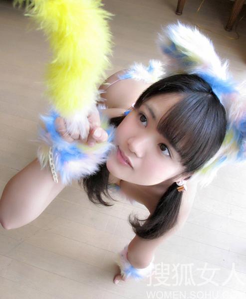 日系小美女楚楚动人+演绎捆绑式性爱