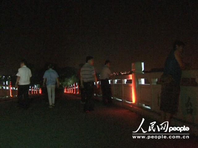 <em>女子</em>跳河太胖当浮尸救_淠河<em>发现女子浮尸</em>图片