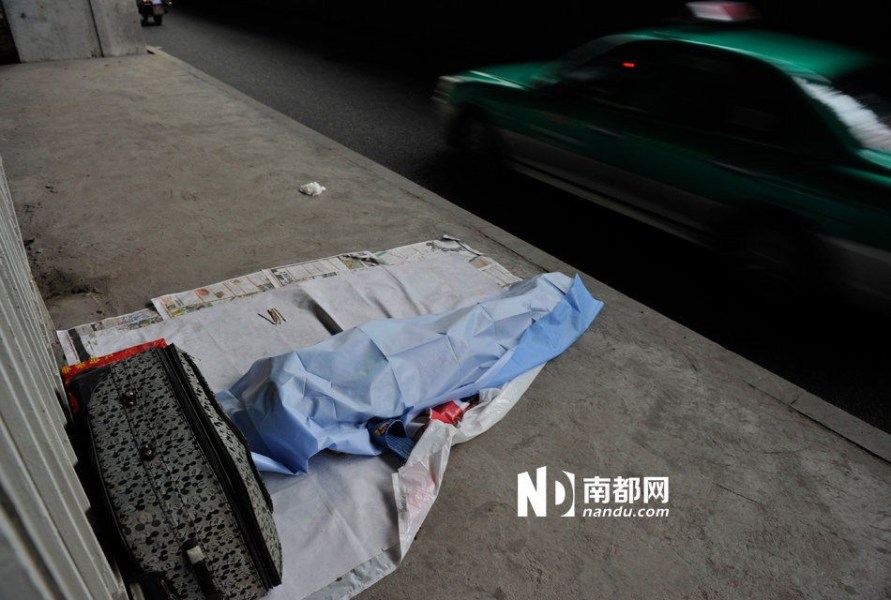 广州路边16岁少年疑患重病死亡