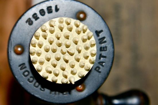 英国维多利亚时代<em>女性</em>性爱<em>玩具</em>曝光 - 金羊网