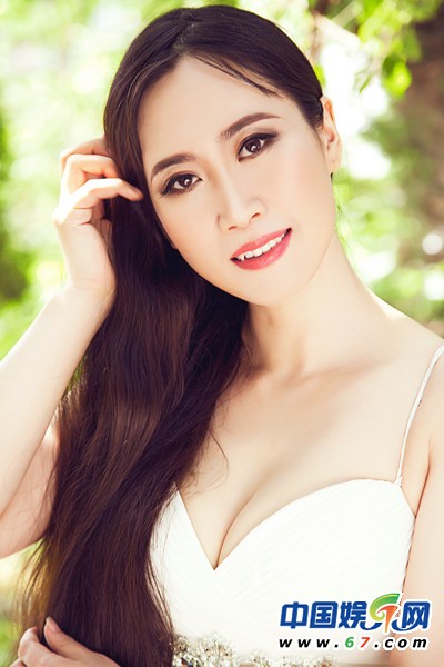 芙蓉<em>姐姐</em>白裙征婚 称王思聪适做国民姐夫 - 金