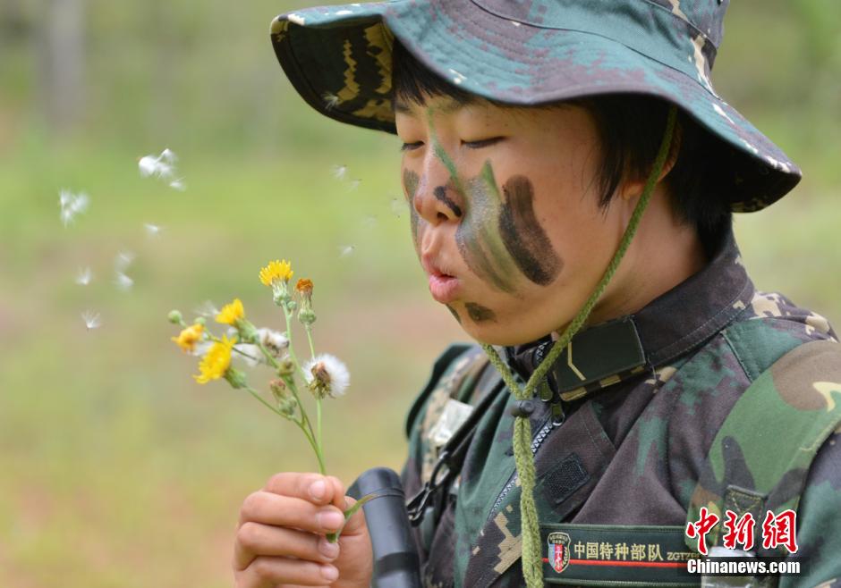 直击中国女子特战队:飒爽英姿