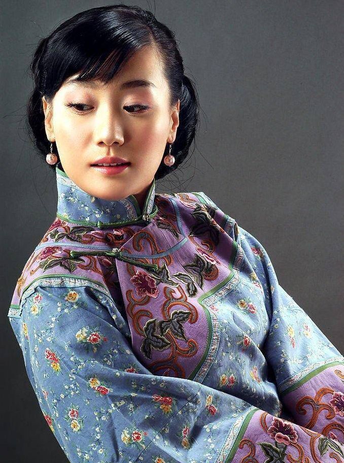 解放军中十大美女明星 宋祖英殷桃谭晶等上榜