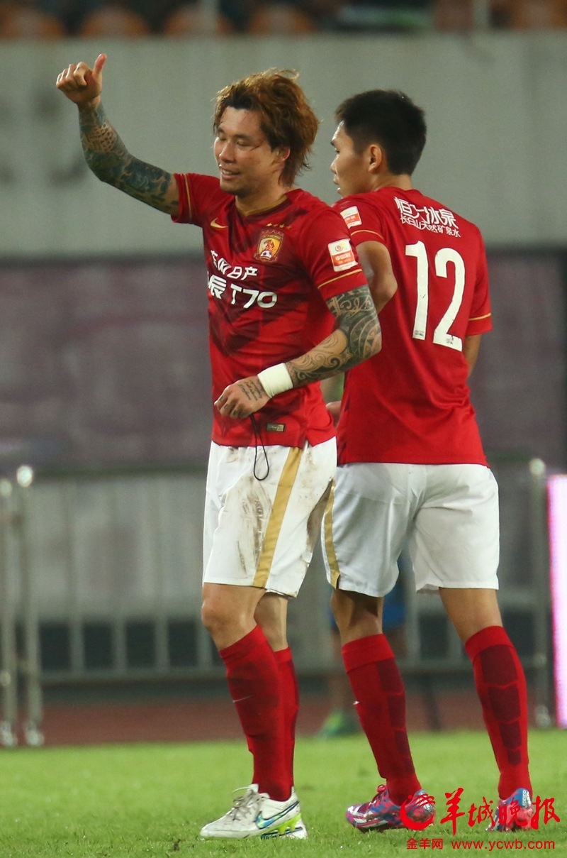 中超联赛 广州恒大主场6比1狂胜辽宁宏运