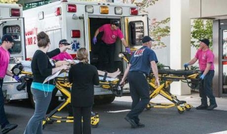  美国再发枪击案  13死20伤枪手死亡_金羊网新