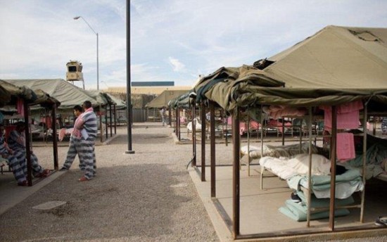 美国家长将孩子送进真实监狱改造