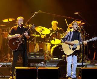 老鹰乐队主唱去世享年67岁 经典歌曲目录(图)_