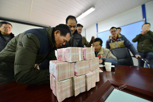 超能农民工赵富贵_农民工收入超白领