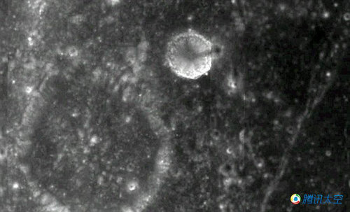  月球发现神秘  尖塔  是外星人的发射站?_金羊