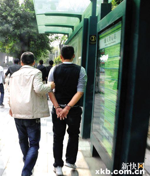 人口巡查警察_和平精英巡查员图片(2)