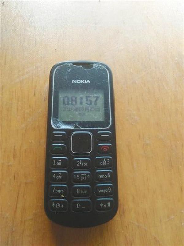 高中生因 带手机被劝退  专家称可以提请诉讼_金