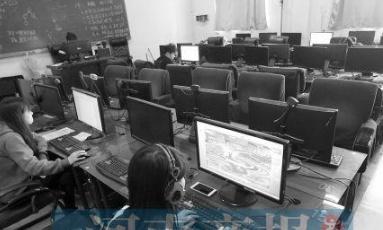 学校微机室变网吧  抽烟打游戏校方按时收费_金