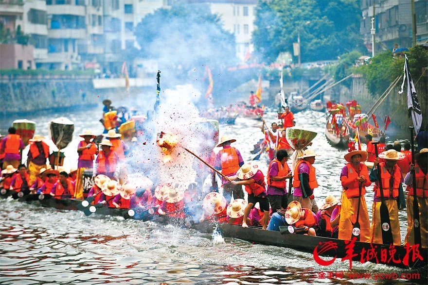  近日朋友圈热传广州女大学生失联 真相竟然是…｜副驾驶别放包！监控拍下惊人一幕！