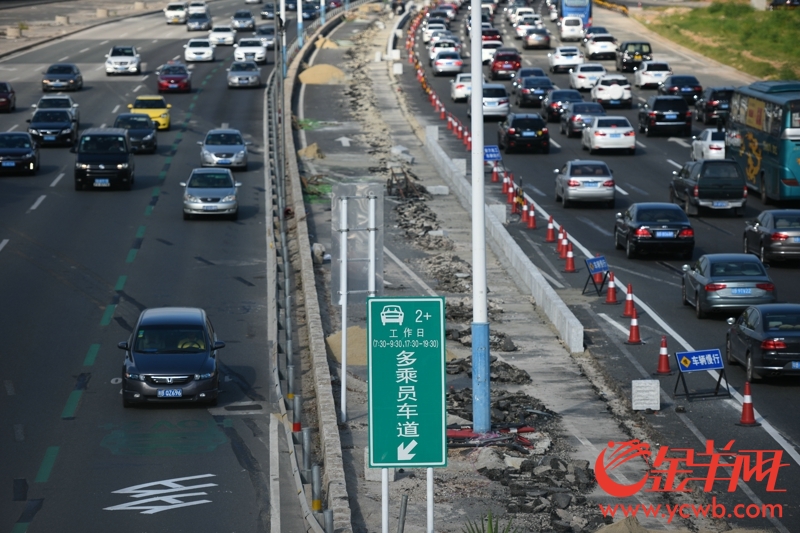 深圳交警启用首条HOV多乘员车道 铁骑巡查8月