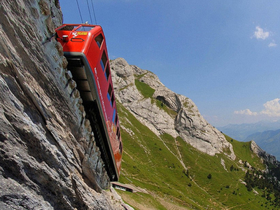 瑞士一世界最陡铁路 运行120年零事故