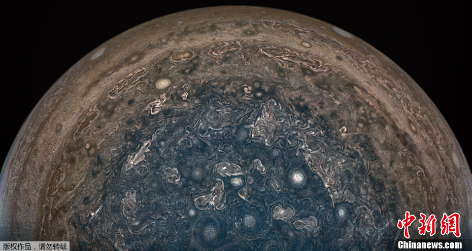 木星南极高清画面曝光 “朱诺”号永留错误轨道