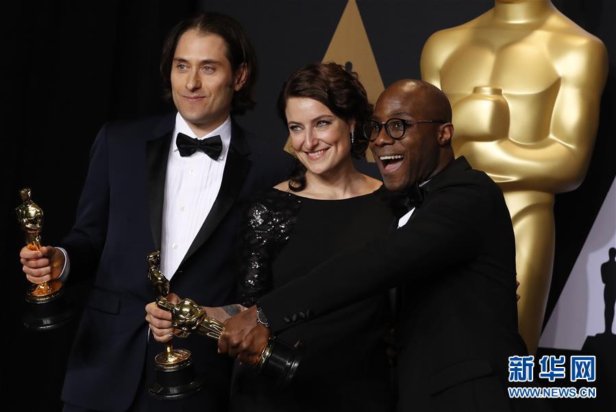 奥斯卡颁奖闹罕见乌龙 《月光男孩》终获最佳影片奖
