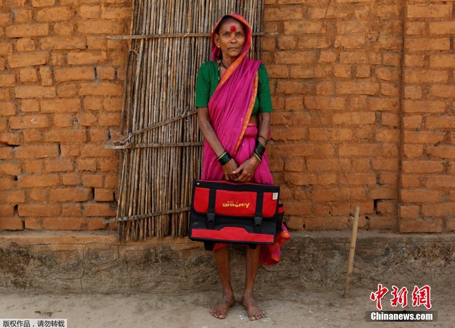 印度有家“奶奶学校”