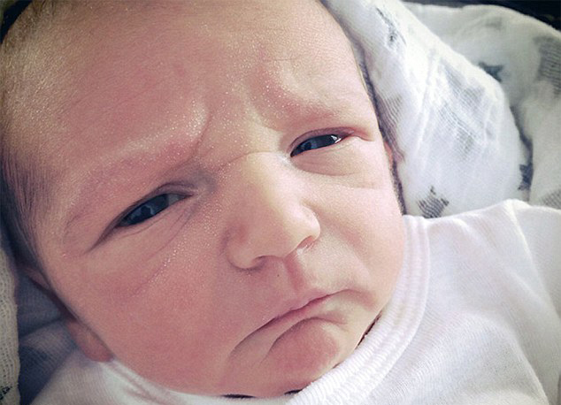 宝宝你确定不是50年后穿越来的？