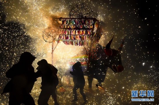 [4]（外代二线）墨西哥图特佩克举办焰火节
