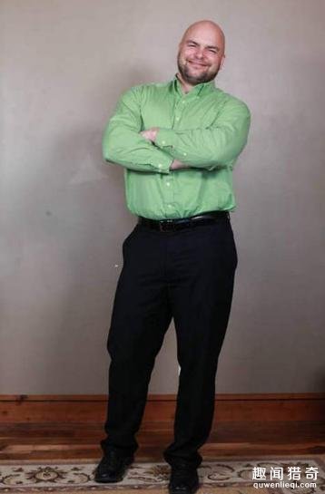 美国一男子娶三姐妹,其中一对双胞胎,他说拥有一个大家庭很幸福!