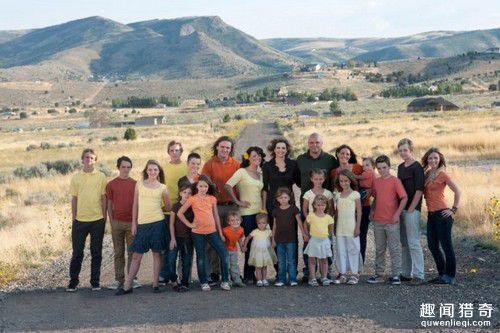 美国一男子娶三姐妹,其中一对双胞胎,他说拥有一个大家庭很幸福!