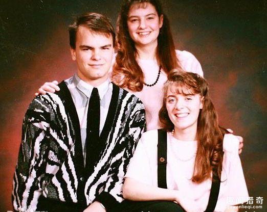 美国一男子娶三姐妹,其中一对双胞胎,他说拥有一个大家庭很幸福!