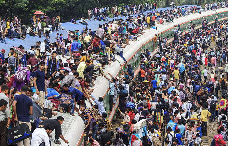 孟加拉国日常通勤繁忙 火车不堪重负