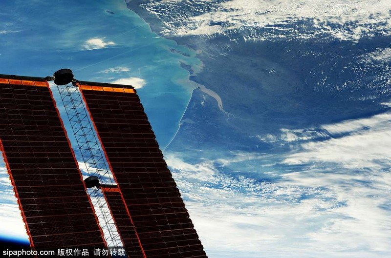 宇航员更新“太空日记” 地球美照来袭