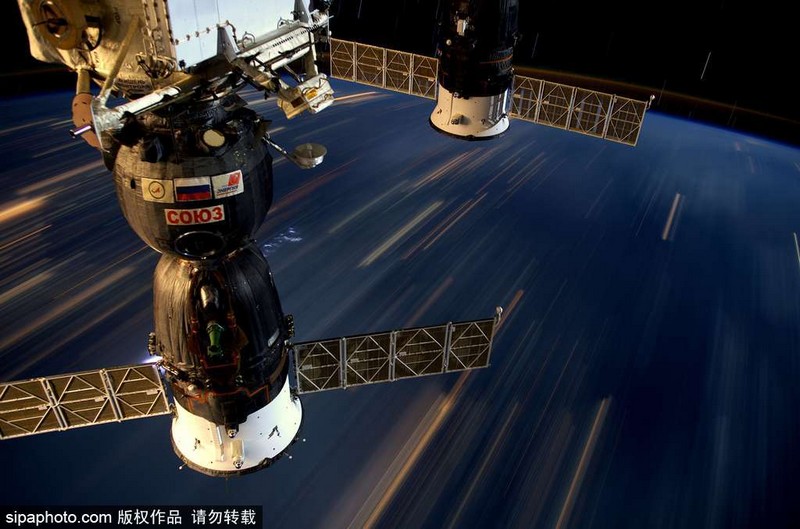 宇航员更新“太空日记” 地球美照来袭