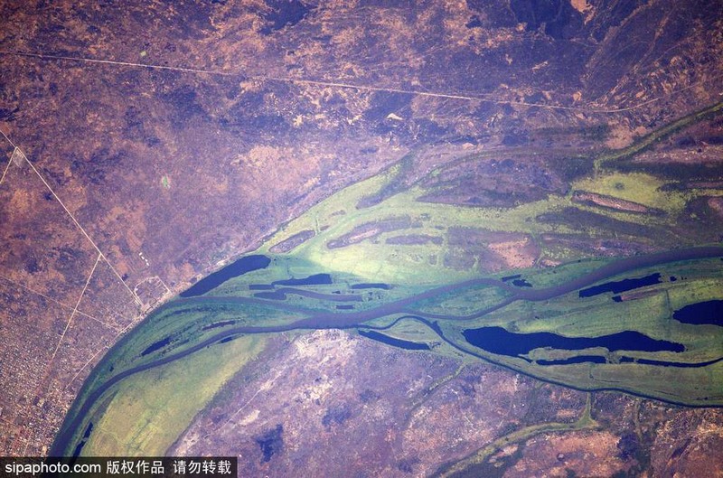 宇航员更新“太空日记” 地球美照来袭