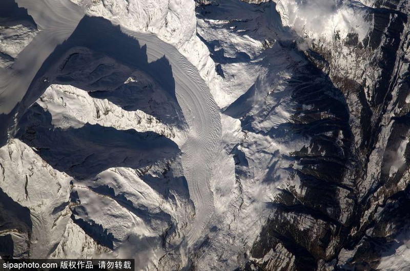 宇航员更新“太空日记” 地球美照来袭