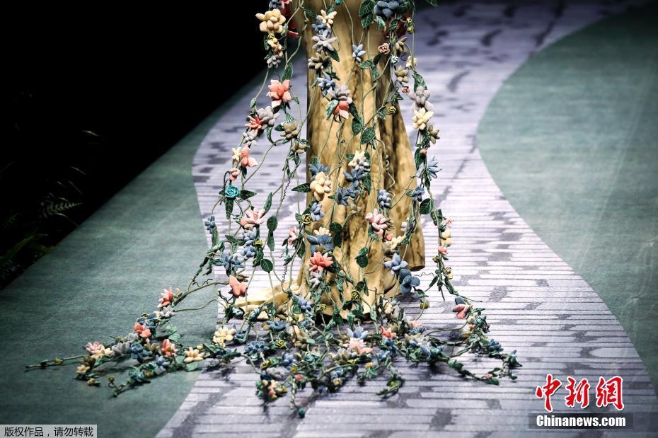 太美！中国国际时装周“多肉植物”主题婚纱