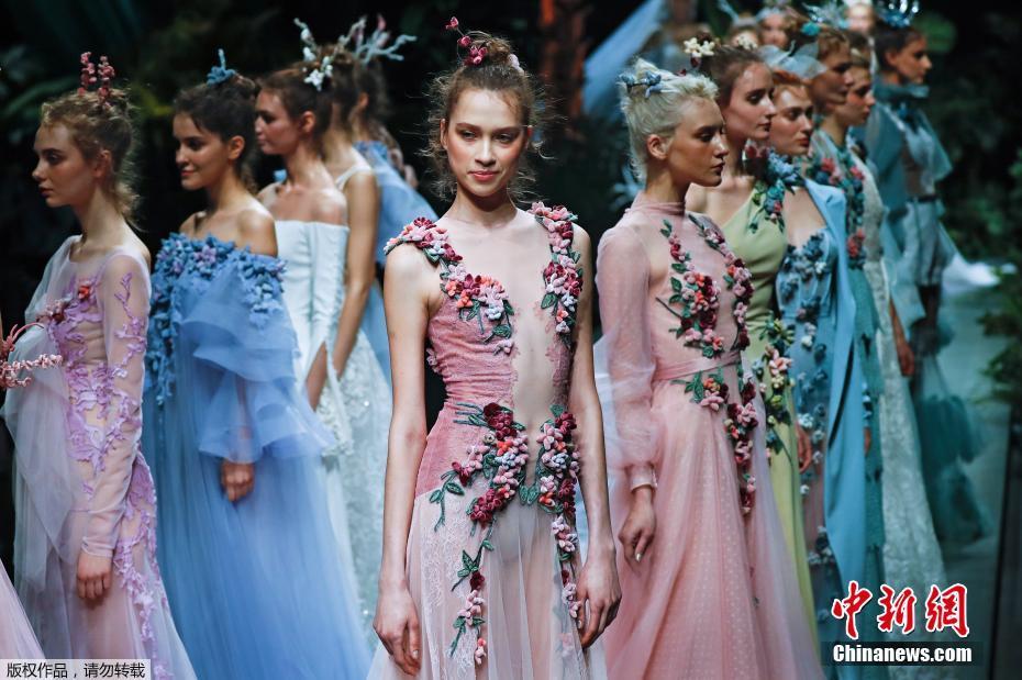 太美！中国国际时装周“多肉植物”主题婚纱