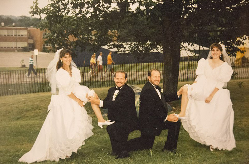 双胞胎兄弟娶双胞胎姐妹 四人同居24年