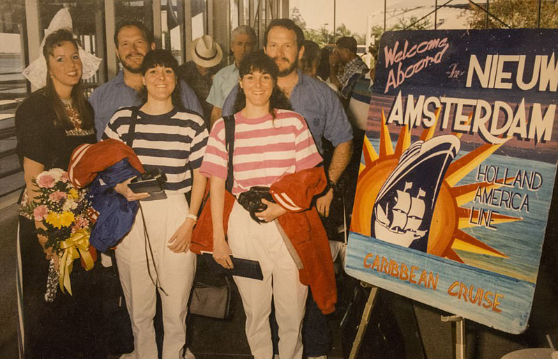 双胞胎兄弟娶双胞胎姐妹 四人同居24年