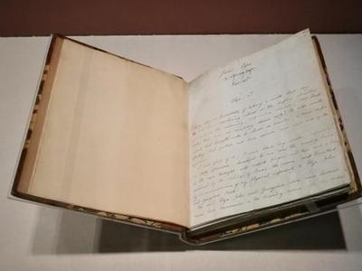 “大英图书馆的珍宝”展出英国文学巨匠珍贵手稿