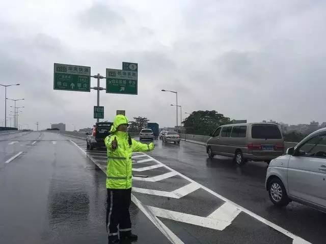 特大暴雨昨天冲刷广州!今天大暴雨继续,出行请注意 特大暴雨昨天冲刷广州!今天大暴雨继续,出行请注意