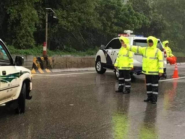 特大暴雨昨天冲刷广州!今天大暴雨继续,出行请注意 特大暴雨昨天冲刷广州!今天大暴雨继续,出行请注意